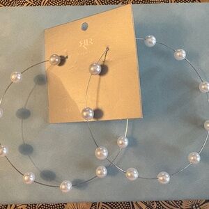 Doubnine Silver Earrings with White Pearls